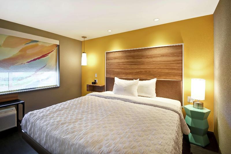חדר סטנדרט עם מיטת קינג, Tru By Hilton Louisville Airport