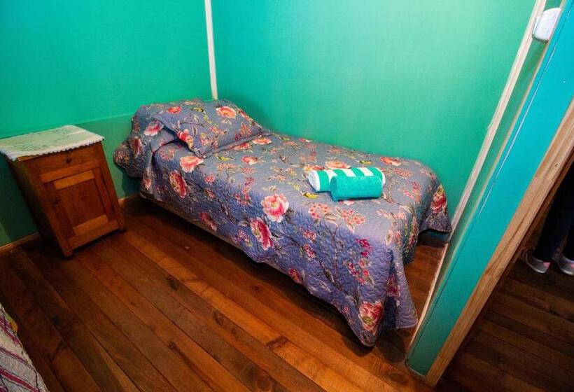 اتاق استاندارد با سرویس بهداشتی مشترک, Hospedaje Familiar Nicomacc