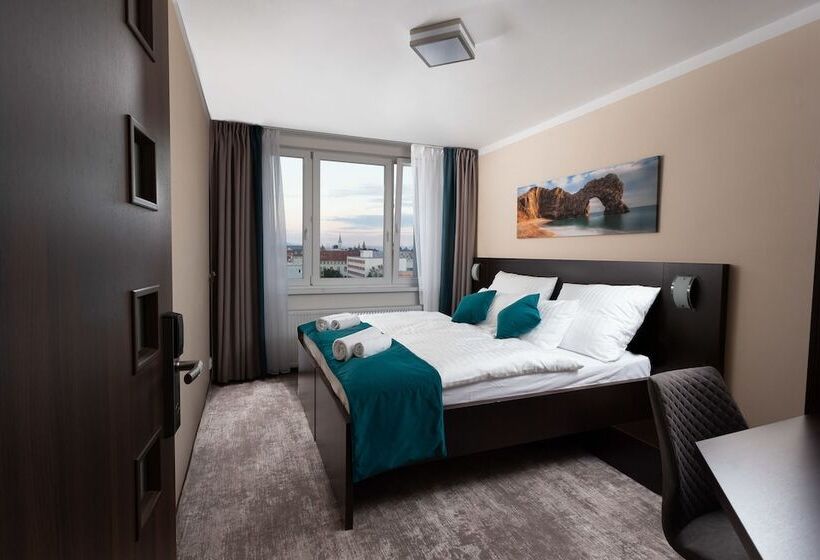 اتاق کلاس بیزنس, Crystal