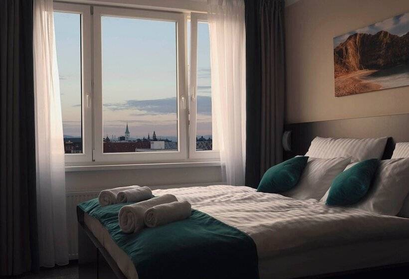 اتاق کلاس بیزنس, Crystal