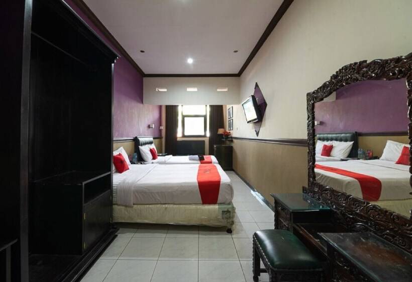 Люкс, Reddoorz @ Urip Sumoharjo