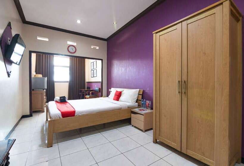 Номер Economy, Reddoorz @ Urip Sumoharjo