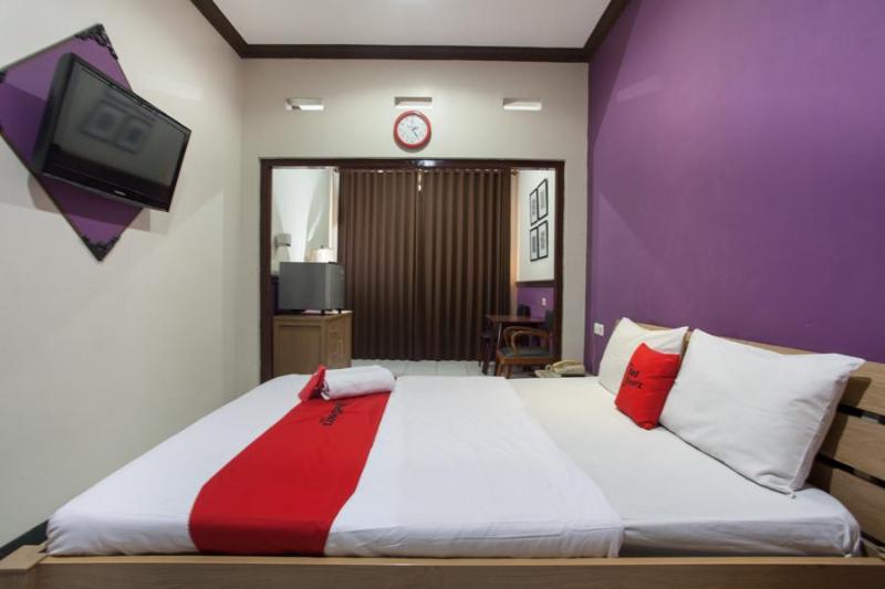 Люкс, Reddoorz @ Urip Sumoharjo