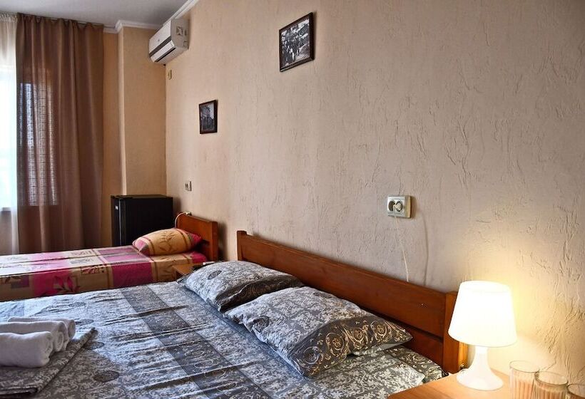 اتاق لوکس سه تخته, Pivdenna Sofia