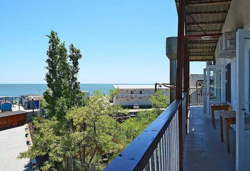 اتاق لوکس با چشمانداز دریا, Pivdenna Sofia