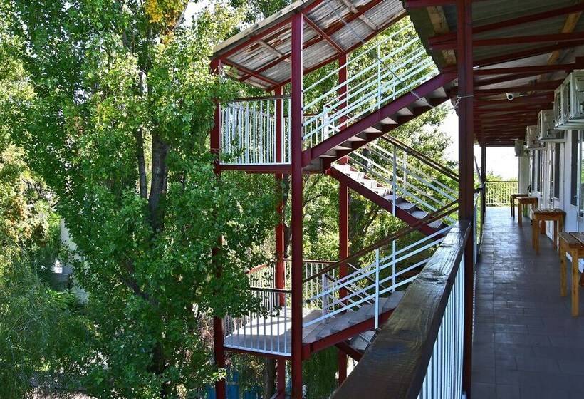 اتاق لوکس, Pivdenna Sofia