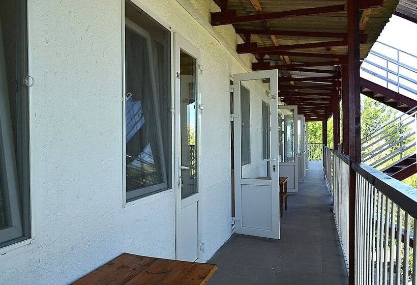 اتاق لوکس سه تخته, Pivdenna Sofia