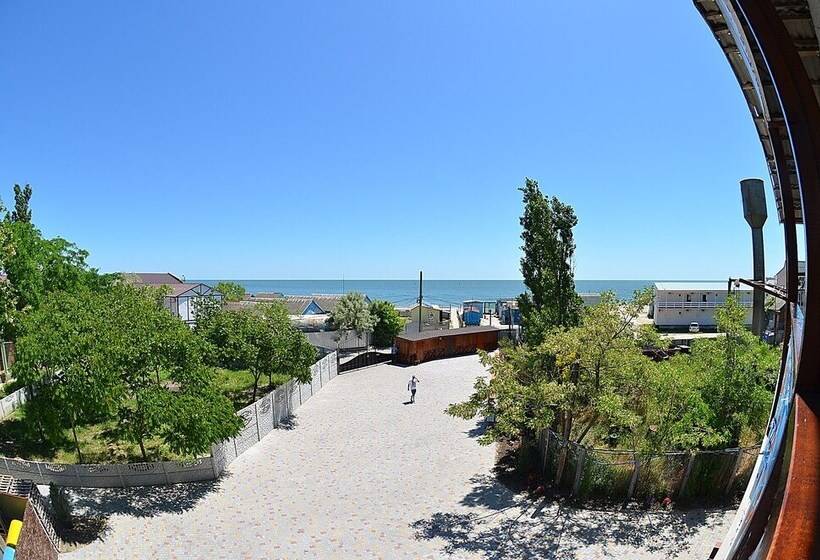 اتاق لوکس با چشمانداز دریا, Pivdenna Sofia