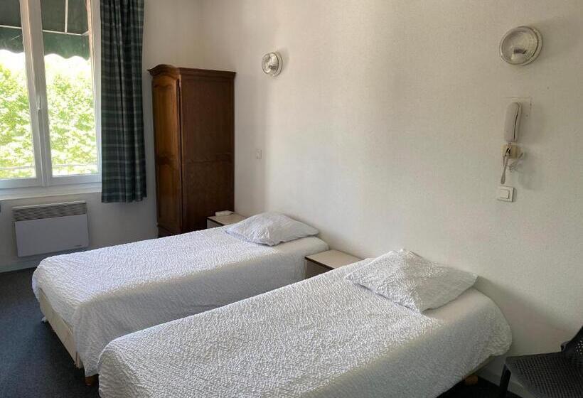 חדר סטנדרט, Hôtel Les Trois Maures