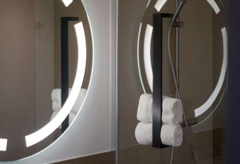 Номер Стандарт, Kyriad Prestige Amiens Poulainville   Hotel And Spa