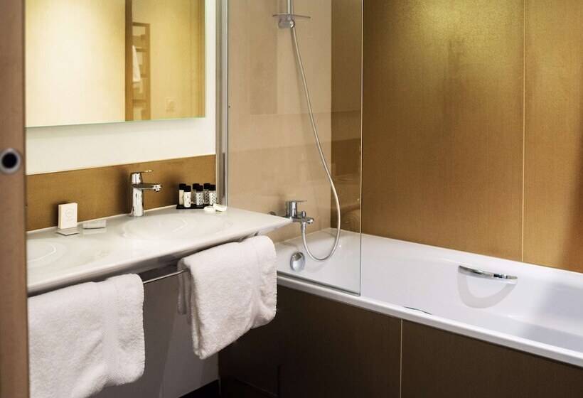 Номер Стандарт, Kyriad Prestige Amiens Poulainville   Hotel And Spa