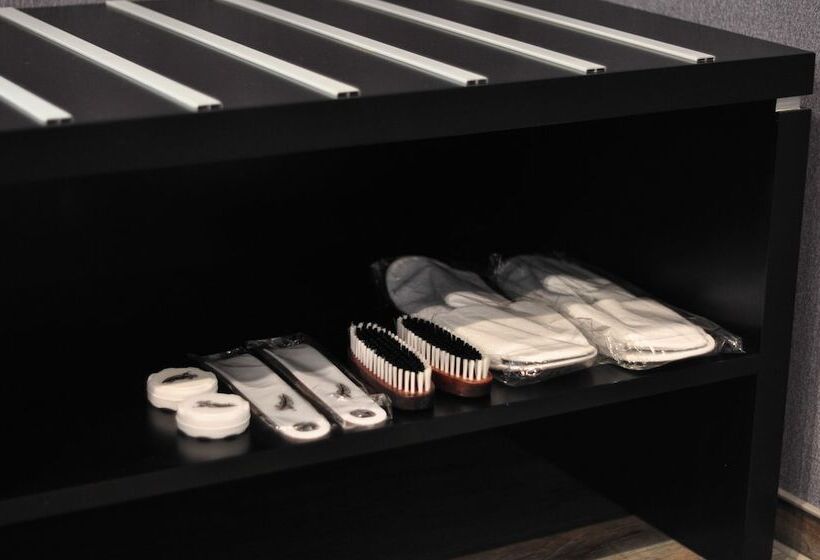 اتاق استاندارد, Light