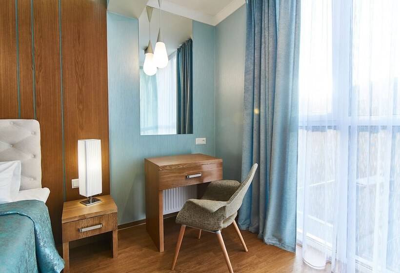 اتاق سوپریور, Light