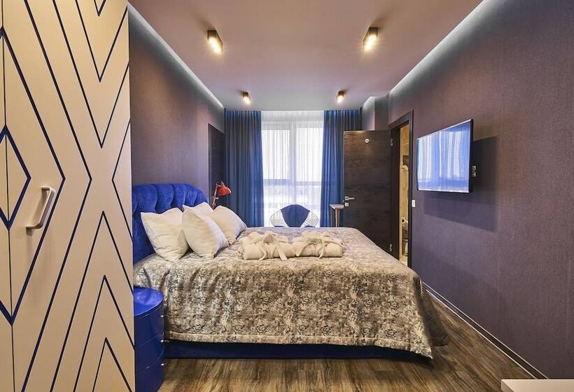 اتاق خانوادگی, Light