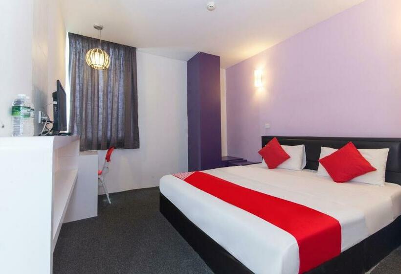 带大床的豪华间, Oyo 442 Marvelton