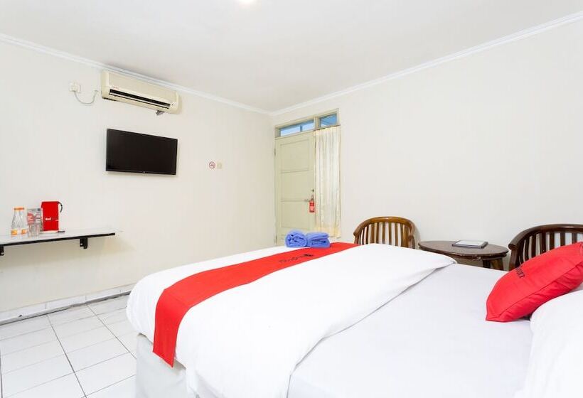 Номер Economy, Reddoorz @ Supratman Street