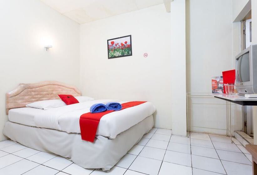Номер Economy, Reddoorz @ Supratman Street