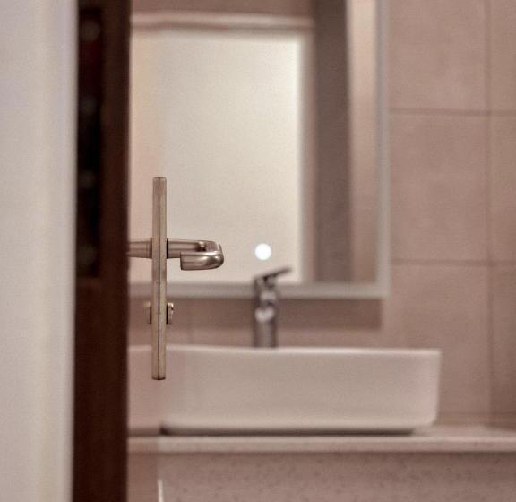 استودیوی سوپریور, Résidences Les Hauts De L Indenié