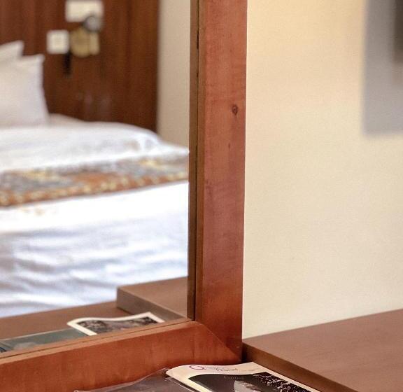 استودیوی سوپریور, Résidences Les Hauts De L Indenié