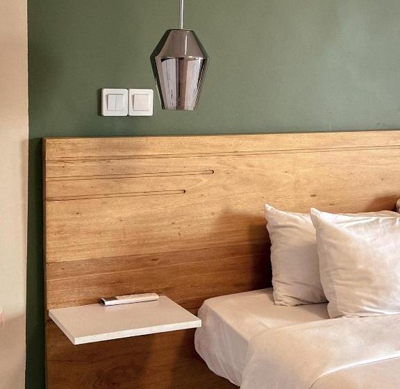 استودیوی سوپریور, Résidences Les Hauts De L Indenié