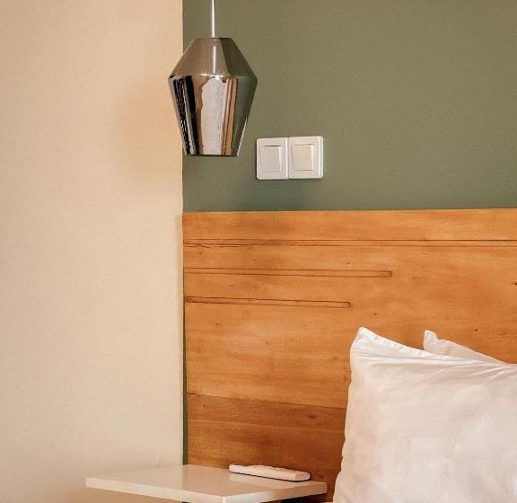 استودیوی سوپریور, Résidences Les Hauts De L Indenié