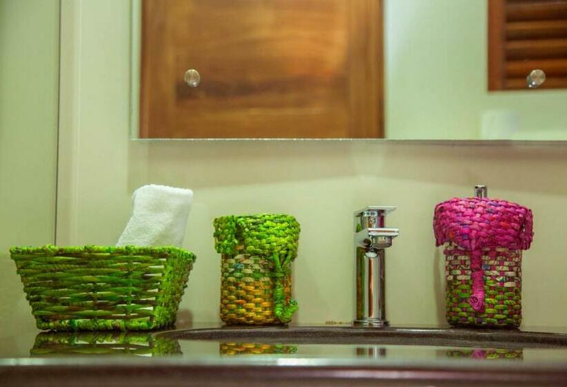 Трехместный Президентский, Villa Vajrapani