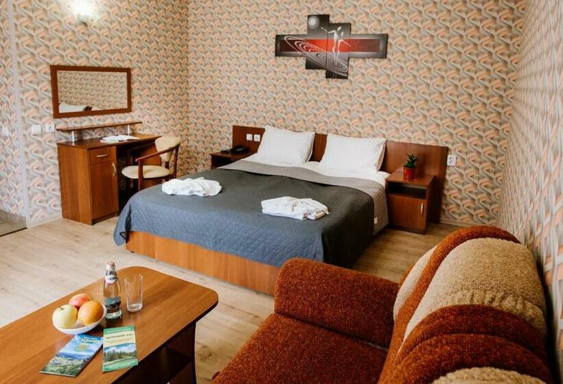 اتاق سوپریور, Zelenyy Bir