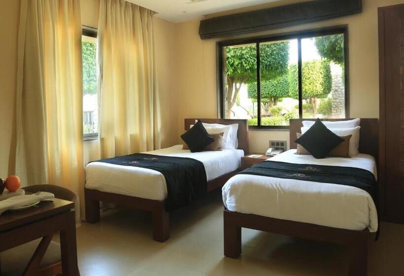 Номер Премиум Вид на Сад, Fazlani Natures Nest  The Wellness Retreat