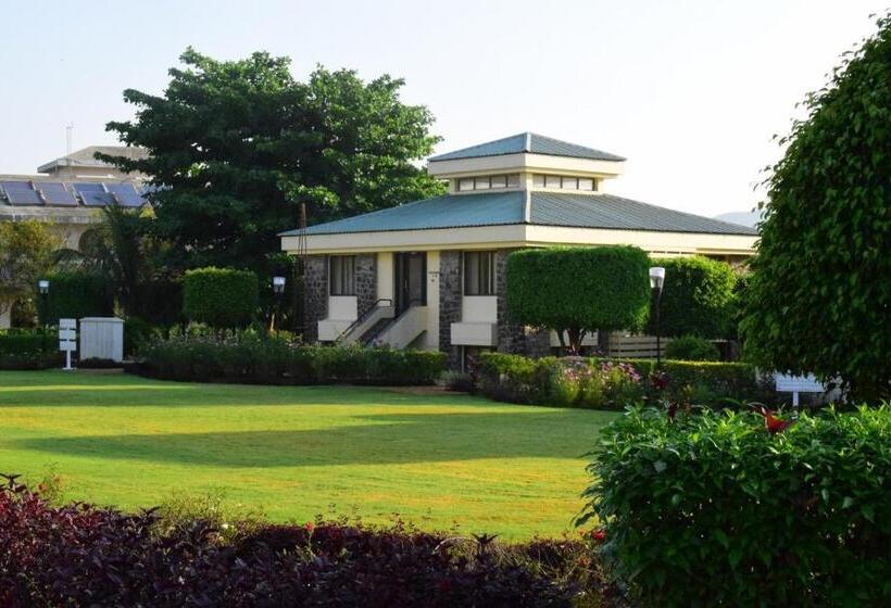 غرفة قياسية سرير كينج, Fazlani Natures Nest  The Wellness Retreat