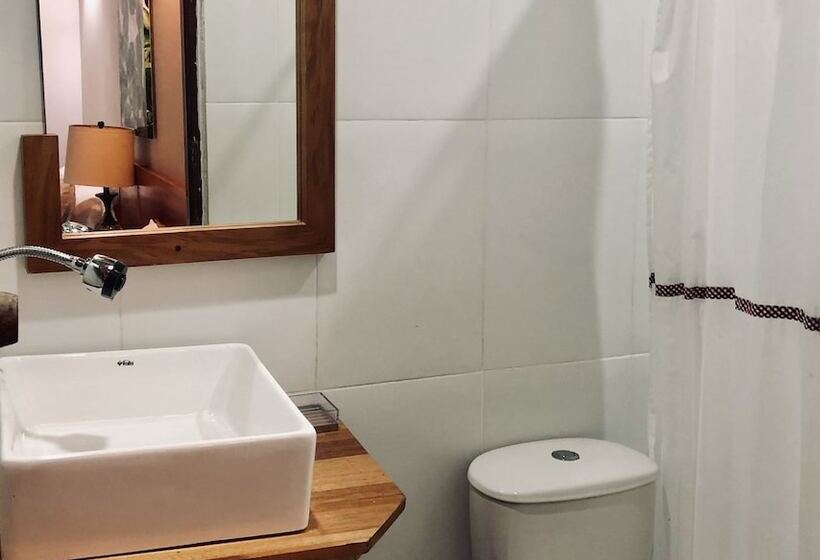 חדר קומפורט לשלושה, Madreselva