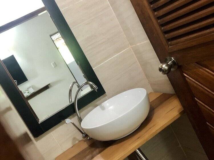 غرفة كومفورت ثلاثية, Madreselva