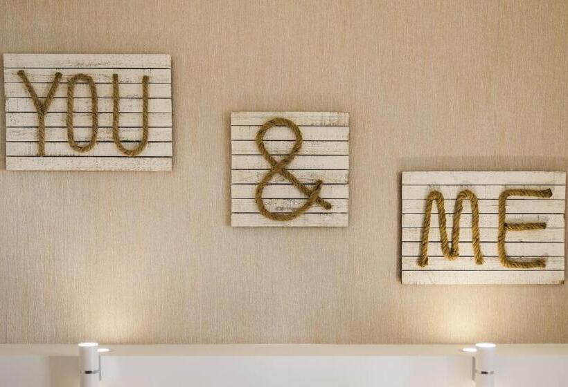 Deluxe Suite King Bed, 4u Lisbon Airport Suites