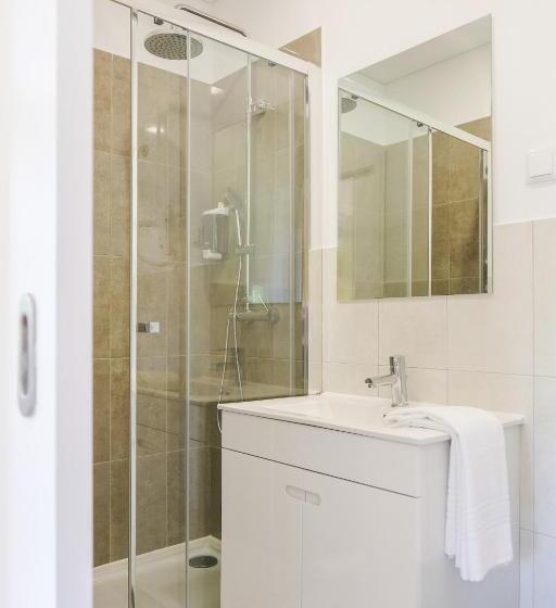 سوییت خانوادگی, 4u Lisbon Airport Suites