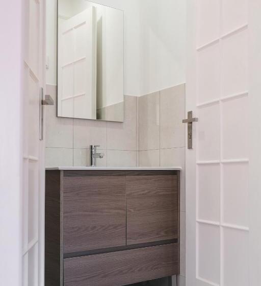 سوئیت با بالکن, 4u Lisbon Airport Suites