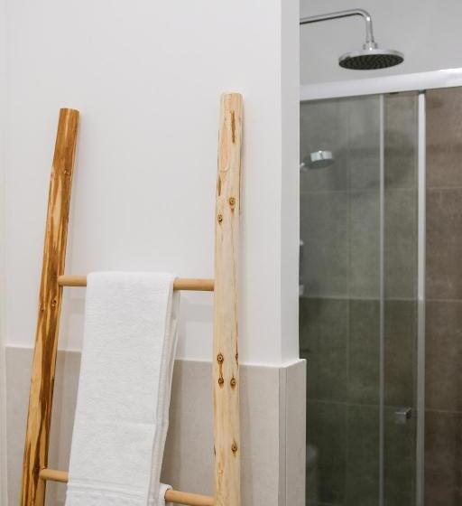 سوئیت با بالکن, 4u Lisbon Airport Suites