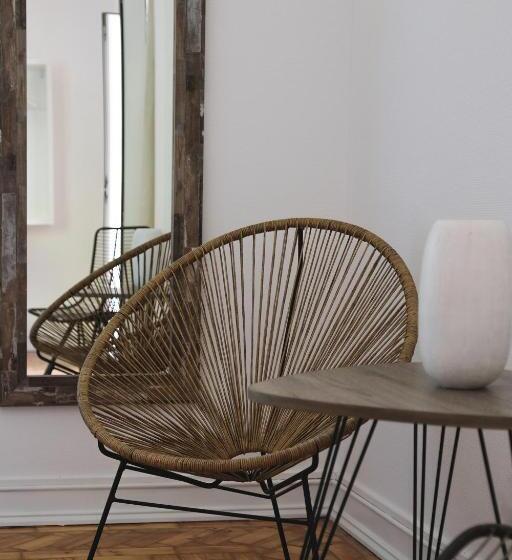 سوئیت با بالکن, 4u Lisbon Airport Suites