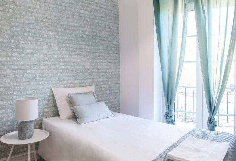 سوییت جونیور با بالکن, 4u Lisbon Airport Suites