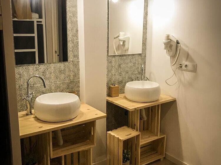 سرير فى غرفة مشتركه, Cantagua Hostel