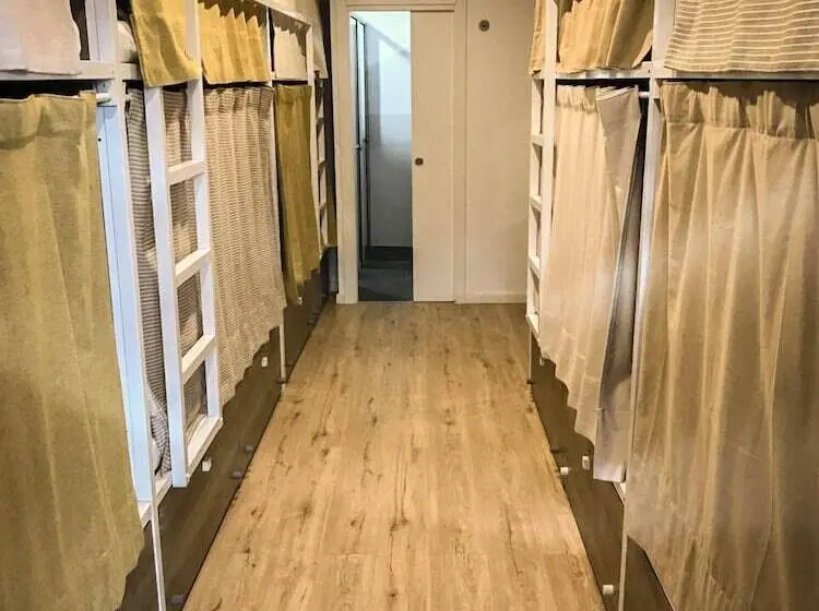 تختخواب در اتاق مشترک, Cantagua Hostel