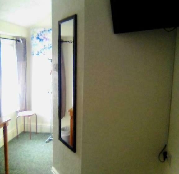 Economy Room, The Braeside Families And Couples