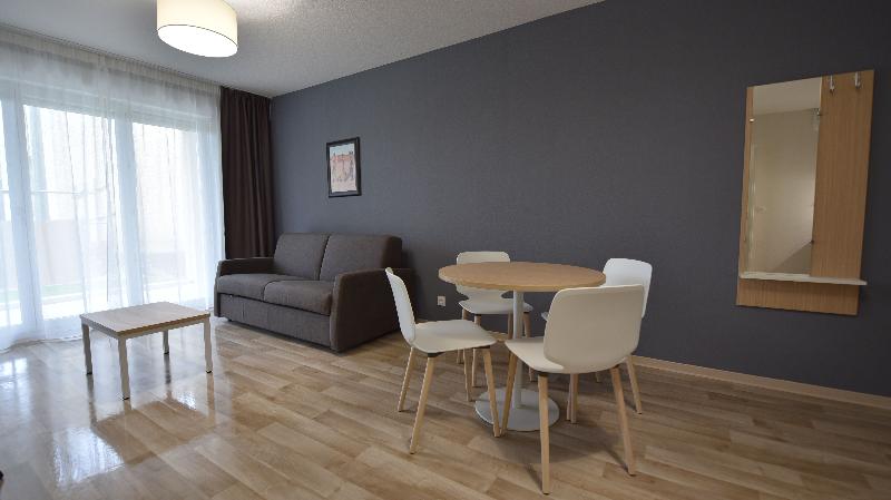 スタンダードスタジオ, Residence Bella Vista