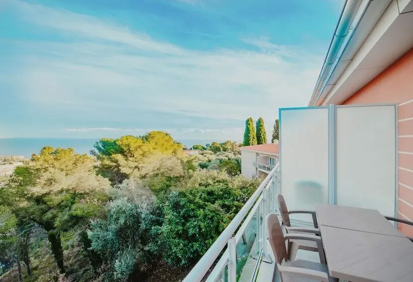 استودیوی استاندارد, Residence Bella Vista