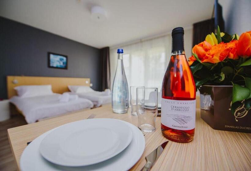 スタンダードスタジオ, Residence Bella Vista