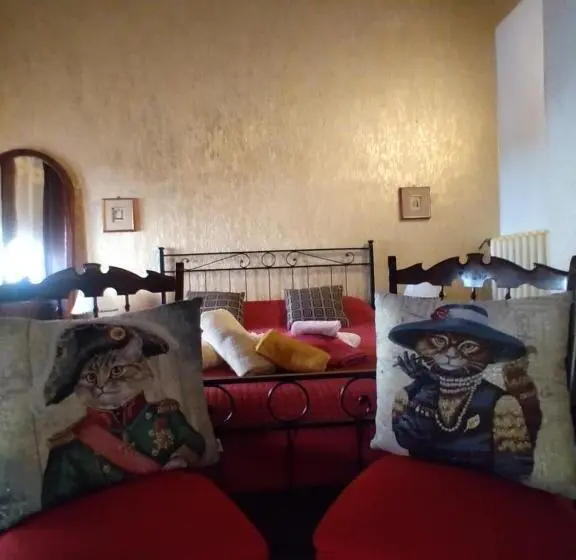 اتاق خانوادگی, B&b Amarantha Gothica Genoa