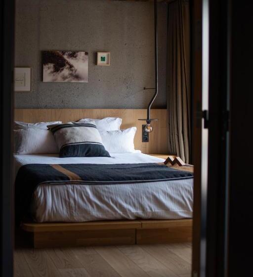 غرفة قياسية مزوَّدة بشُرفة, Hôtel Restaurant Le Monêtier