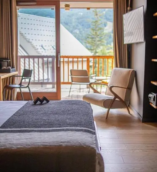 バルコニー付きデラックスルーム, Hôtel Restaurant Le Monêtier