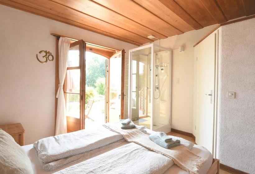 اتاق استاندارد با چشمانداز دریاچه, Lake Villa Lotus