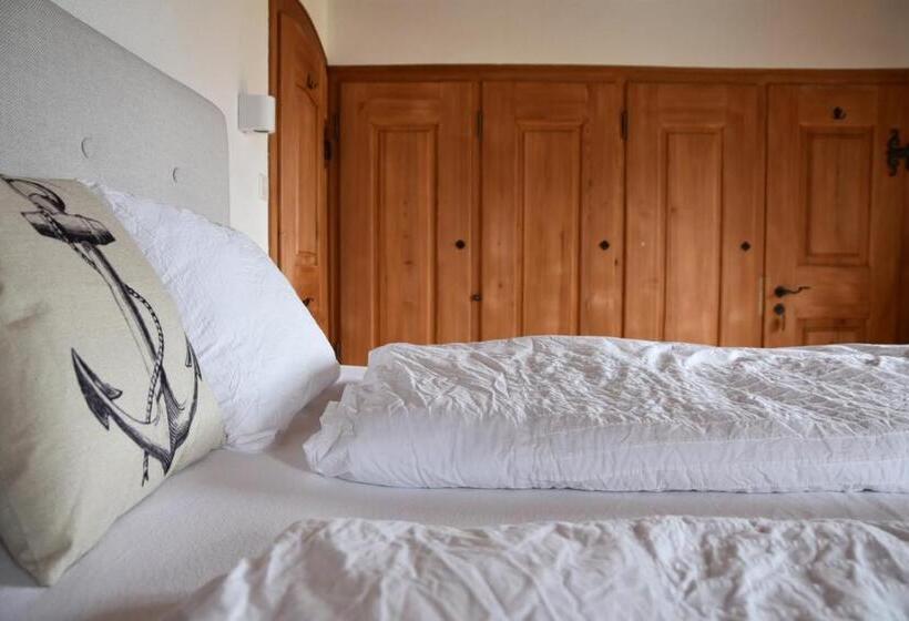 سوییت خانوادگی, Lake Villa Lotus