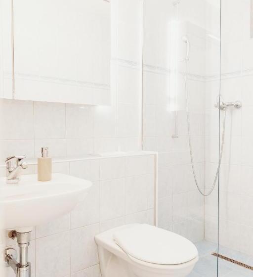 Standard studio with lake view, Lake Villa Lotus