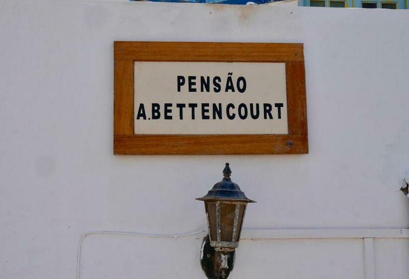 اتاق استاندارد, Pensão Alcinda Bettencourt 100 Meters To The Beachfront